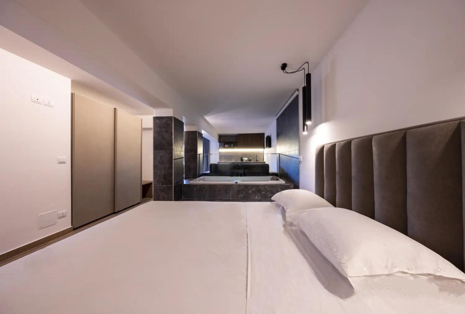 La Brisa Aparthotel Capo dʼOrlando Екстериор снимка