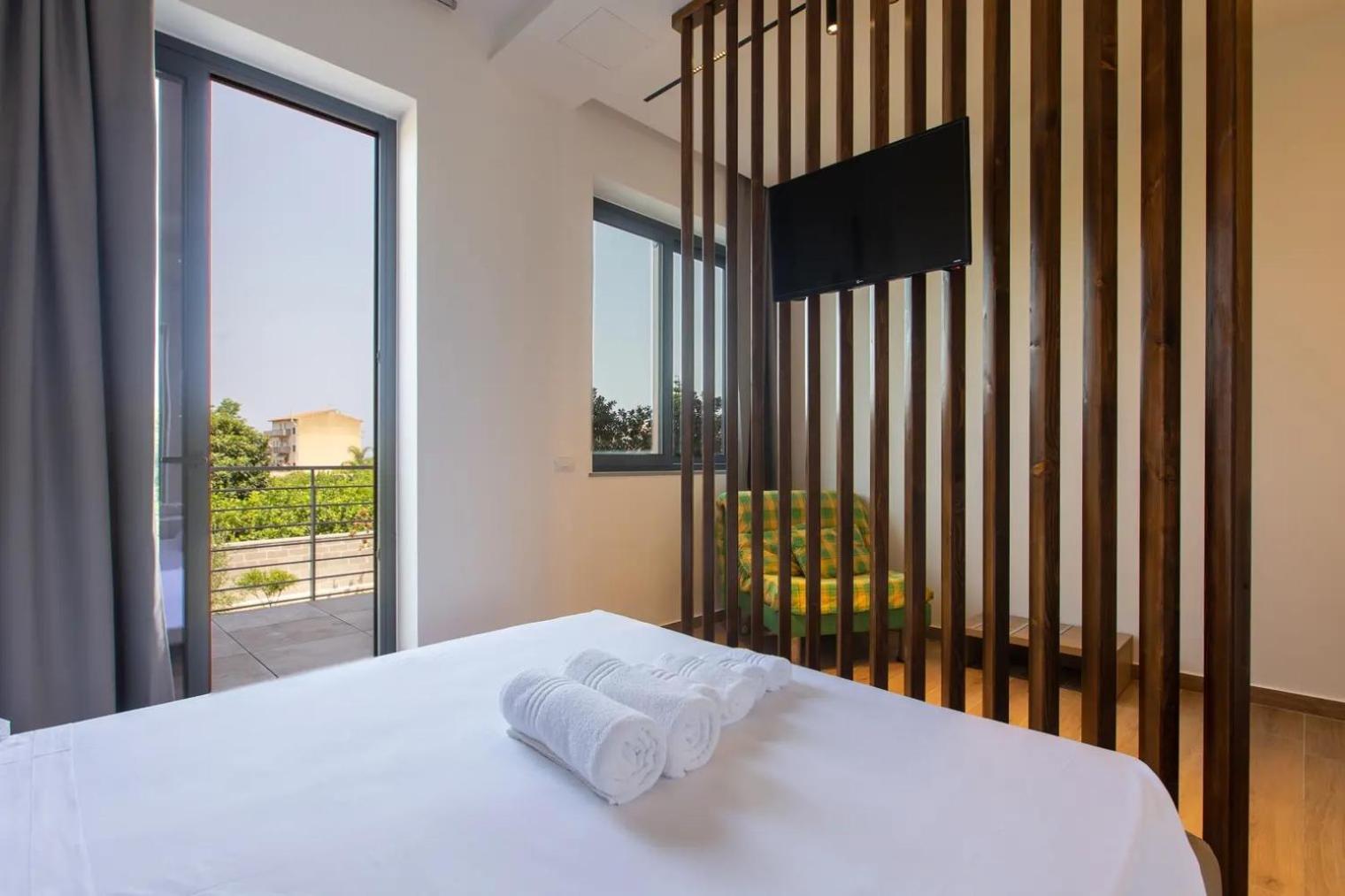 La Brisa Aparthotel Capo dʼOrlando Екстериор снимка